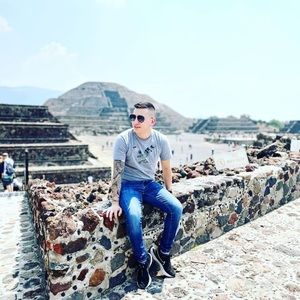 Meet your Posher, Andres